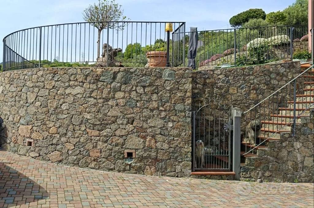 Villa di 200 m² con 5 locali e box auto a Savona - Vista 4