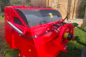 Trincia con tramoggia AB 200 Dragone