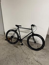 City bike total black