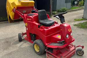 Trattorino tagliaerba