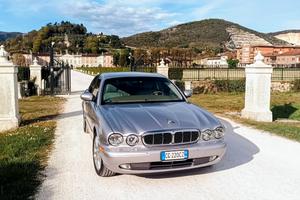 Jaguar xj8