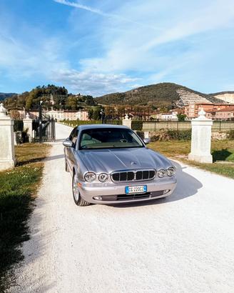 Jaguar xj8
