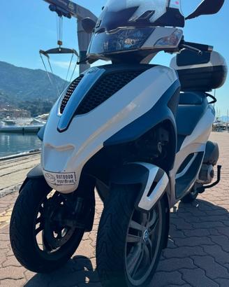 Piaggio MP3 250 i.e.  19.000 km  perfetto stato