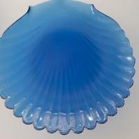 Piatti in vetro blu