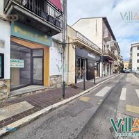 Locale commerciale - Fondi