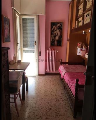 Camera singola per ragazza