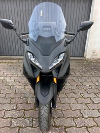 Tmax 560 tech max