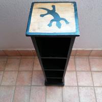 Mobiletto verticale con disegni lucertole