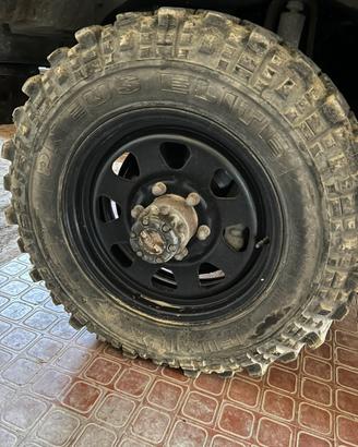 Cerchi e gomme toyota/nissan 6 fori