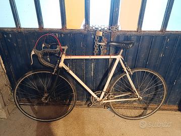Bicicletta da corsa vintage 