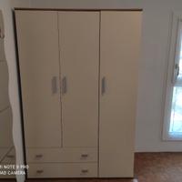 armadio più comodino