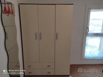 armadio più comodino