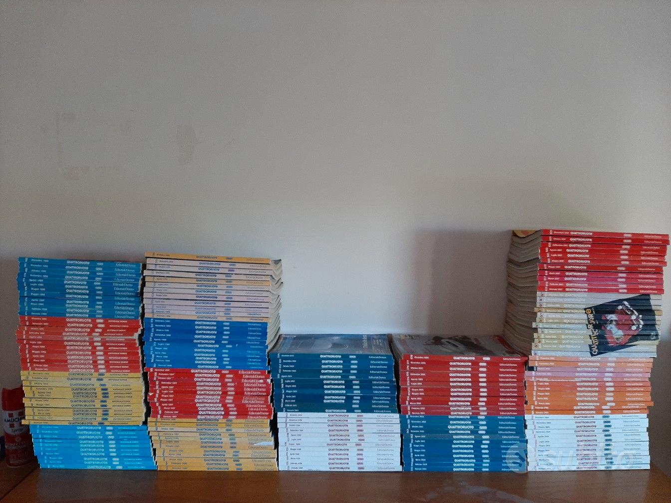 ESPOSITORE PORTA RIVISTE E QUOTIDIANI MODULARE DA BANCO A 4 SCOMPARTI - Foto 3