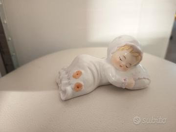 Bambino che Dorme in Porcellana Capodimonte