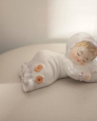 Bambino che Dorme in Porcellana Capodimonte