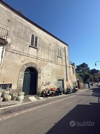 CASA SEMINDIPENDENTE A PIANO DI SORRENTO