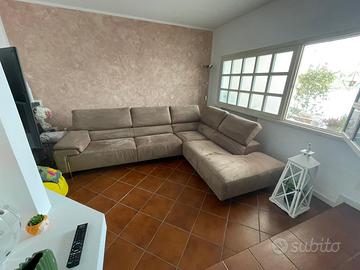 Divano con chaise-longue