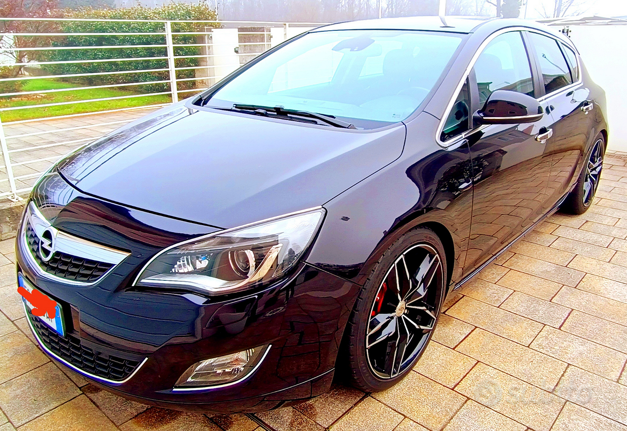 Compra una Opel Astra j usata su AutoScout24