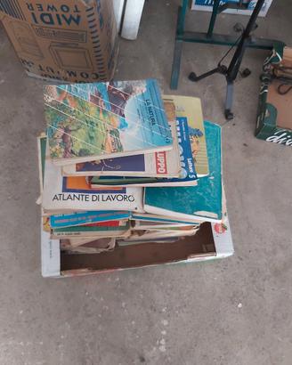 Libri scolastici anni '80 di vario genere