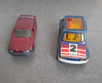 Coppia di macchinine Renault vintage