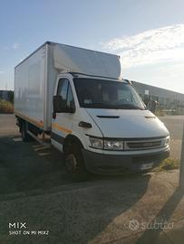 Iveco con sponda