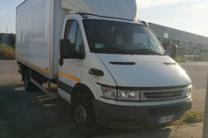 Iveco con sponda