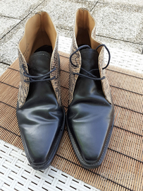 Scarpe in pelle marca John Fluevog