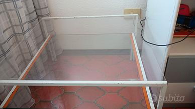 Tavolino in vetro quadrato