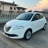 LANCIA Y NEOPATENTATI 20.000!!!