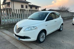 LANCIA Y NEOPATENTATI 20.000!!!