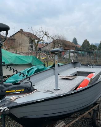 Barca Canadian m 3.70 con accessori pronto pesca