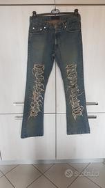 Jeans strappati