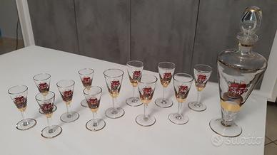 Servizio di bicchieri di vetro da rosolio