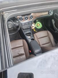 MERCEDES-BENZ GLA 220 4 MATIC