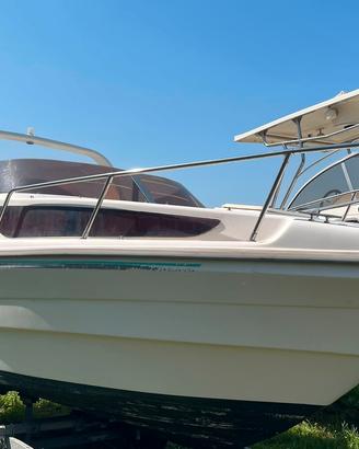 Coverline 640 cabin