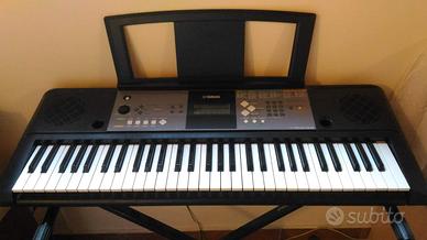 Tastiera Yamaha PSR-E233