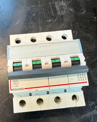 Magnetotermico bticino da 32