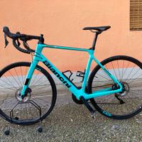 Bianchi Infinito XE Ultegra disc 57