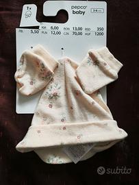 Cappello e guanti neonata