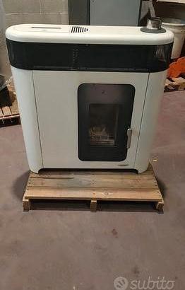 TERMOSTUFA A PELLET SLIM