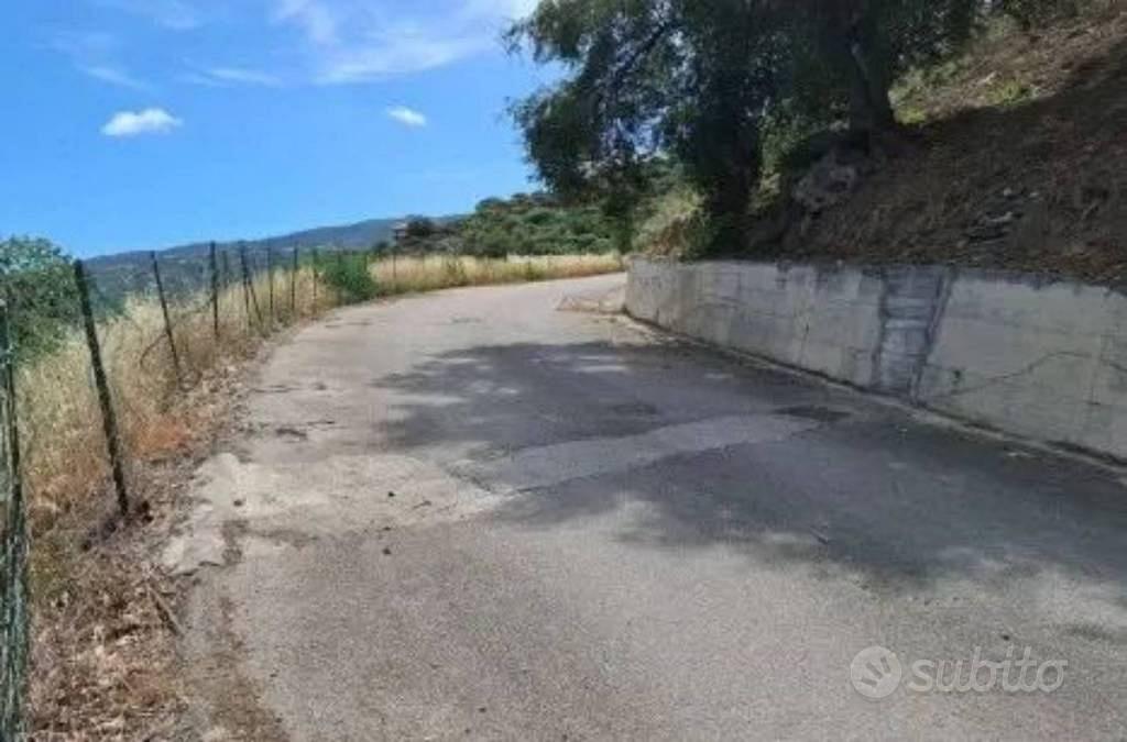 Immobile in asta di 5431 m² a Piraino - Altro