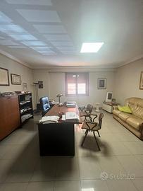 Stanza uso studio professionale - avellino