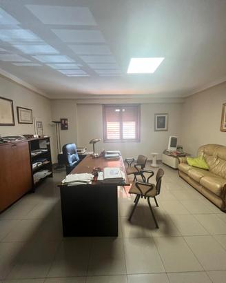 Stanza uso studio professionale - avellino
