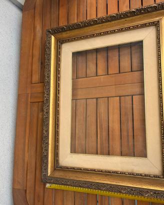Cornice antica dorata con intagli – stile '800
