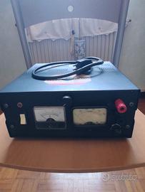 Alimentatore stabilizzato in corrente continua