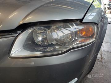 Proiettore sinistro AUDI A4 del 2005
