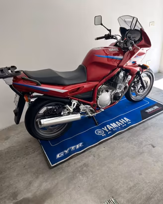 Moto Yamaha XJ 900 S Diversion 