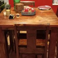 tavolo cucina in legno massiccio più seggiole 