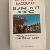 Di là dalle porte di bronzo