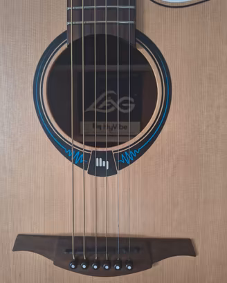 Chitarra acustica Lag Hyvibe THV10-dce